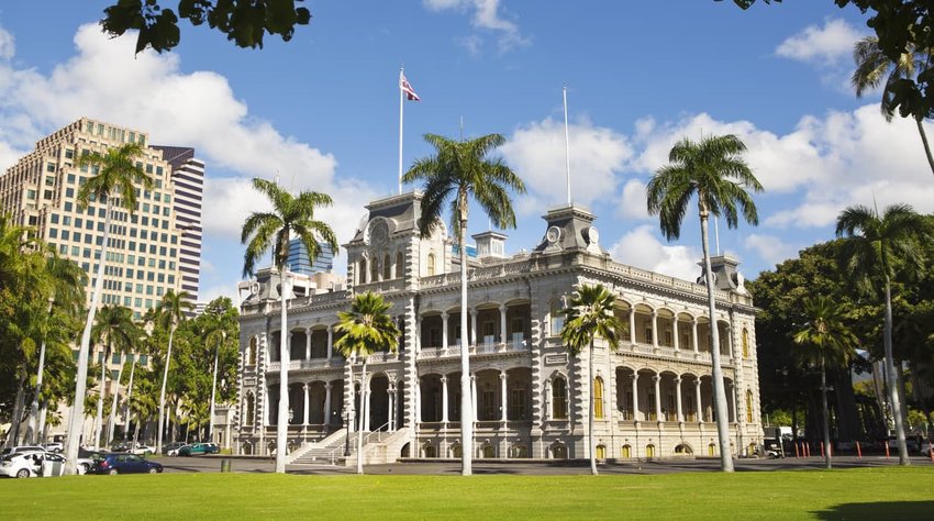 Iolani Palace at night in Hawaii