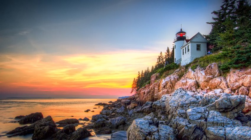 Head to the Coast to Check Out these U.S. Lighthouses