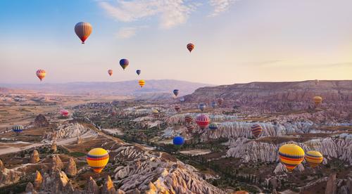 8 Stunning Places to Take a Hot Air Balloon Ride