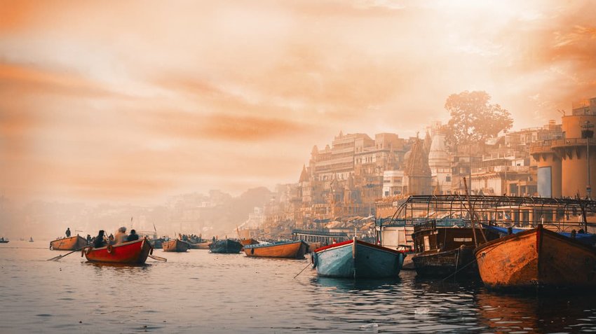 Varanasi lúc mặt trời mọc