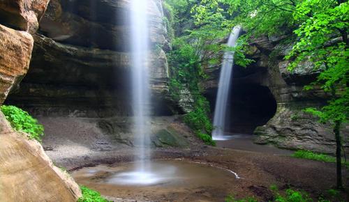 Twin waterfalls crash into Tonti Canyon on a spring day at Starved Rock State Park