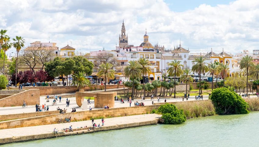 Triana-neighborhood-in-Seville