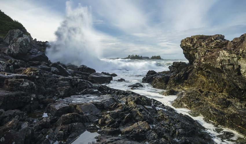 Waves-Crashing-at-Pettinger-Point