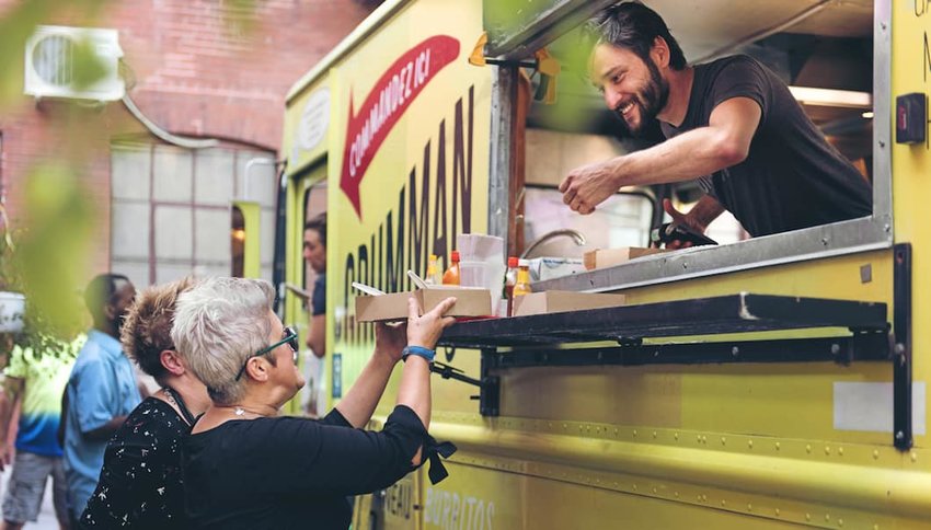 food-trucks-serving-customers