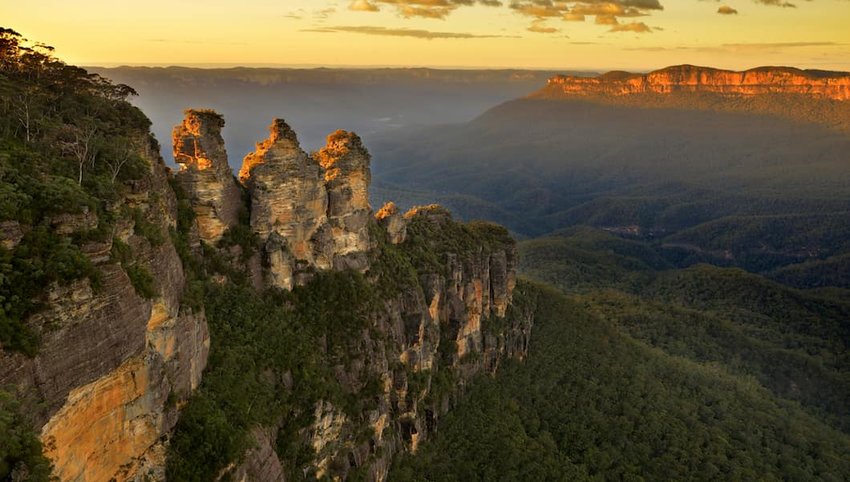 Sunrise-in-Blue-Mountains