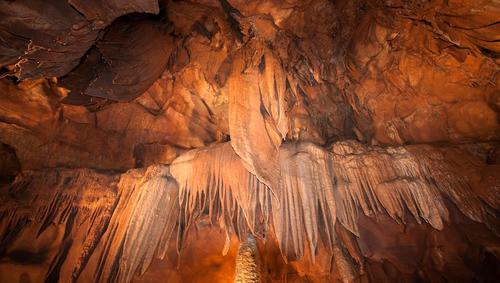 Photo of red rock formations in Mammoth Caves National Park