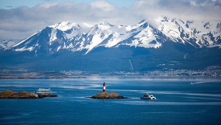 Tierra del Fuego  landscape of snowy mountains - Burçlar ve tatil 3
