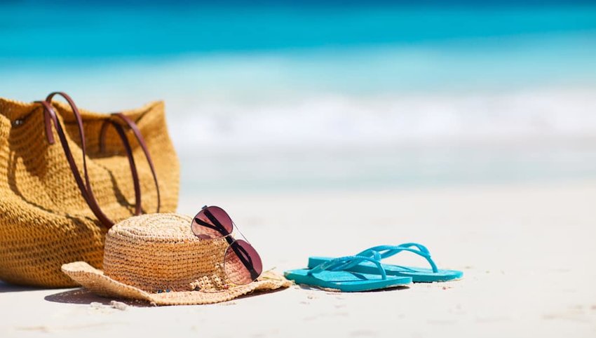 8 Things You Need to Have in Your Beach Bag