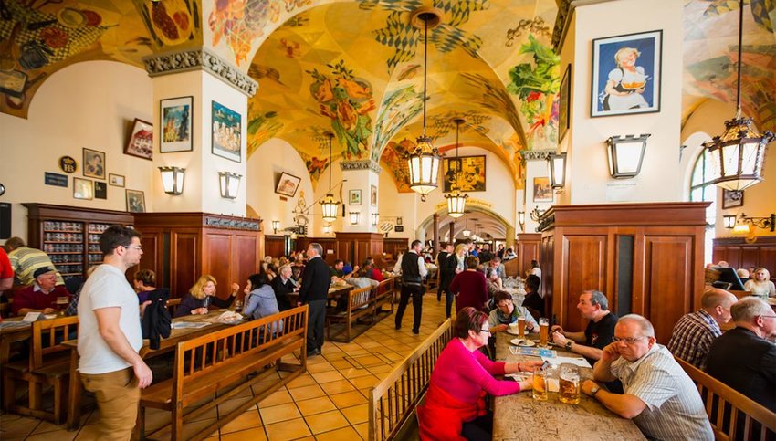 Crowded Hofbräuhaus in Munich