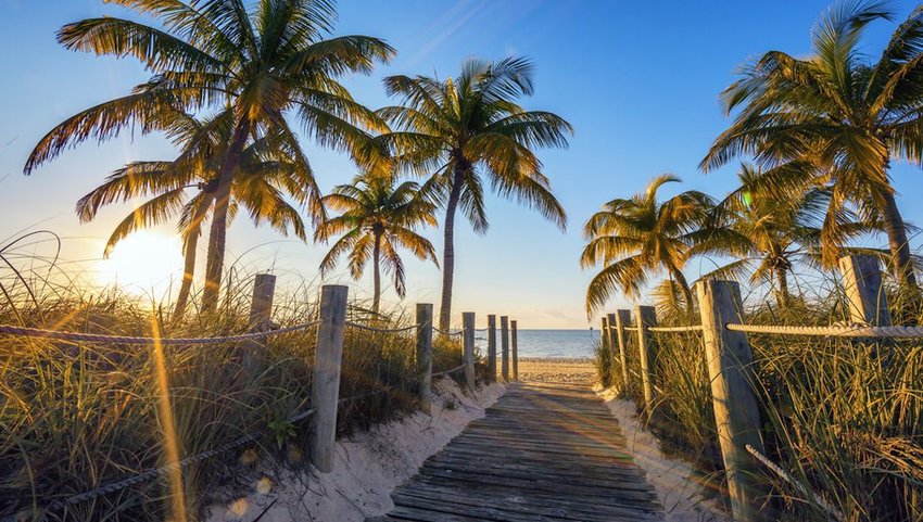 Passage to the beach in Key West