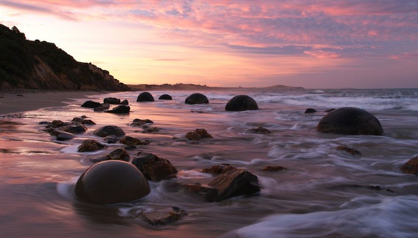 Moeraki boulders during sunset