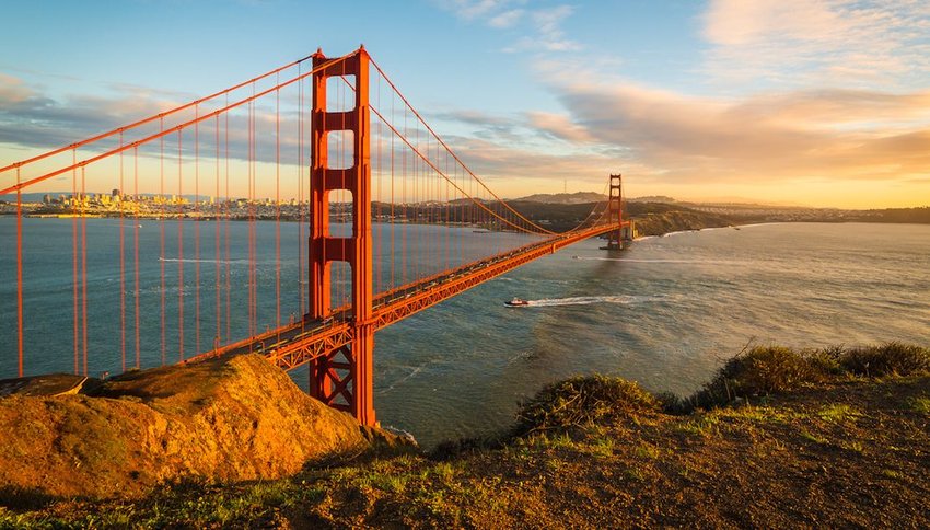 Golden Gate Bridge at sunset