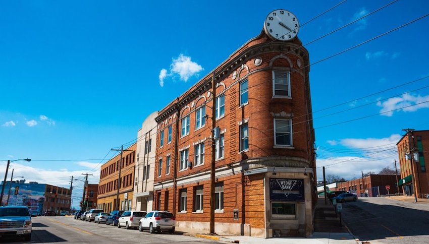 Wedge Bank Building in Alton, Illinois