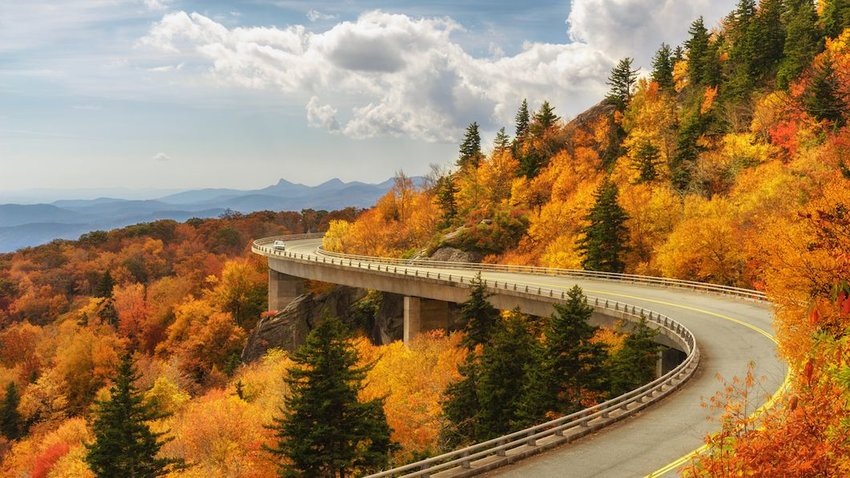 Curving blue ridge parkway in autumn