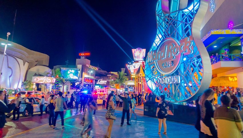 Crowd of people enjoying the night life in Cancun