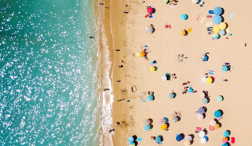 8 Savvy Tips for Beachgoers