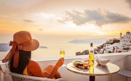 The 7 Best Credit Cards For Dining Overseas