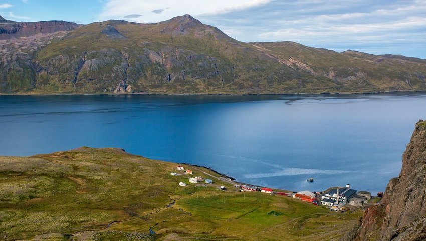 View of Djupavik from above 