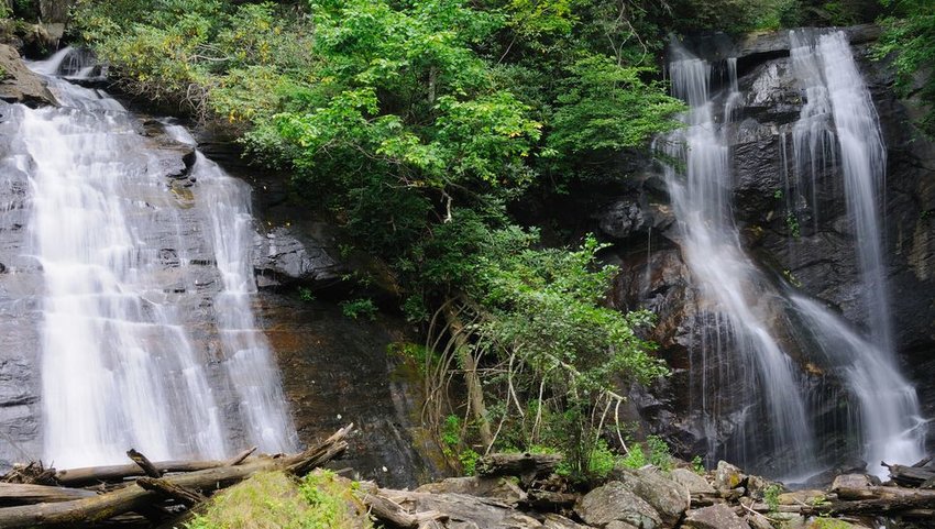 Anna Ruby Falls with greenery between two falls 