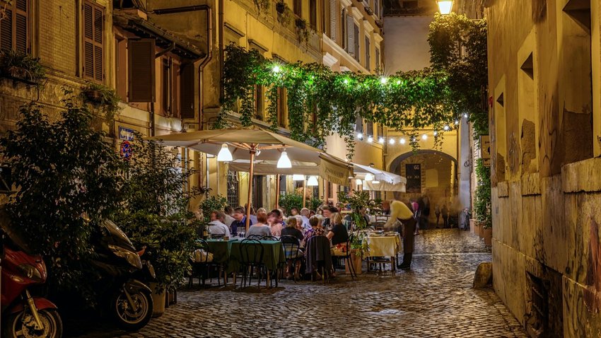 An outdoor restaurant in Rome