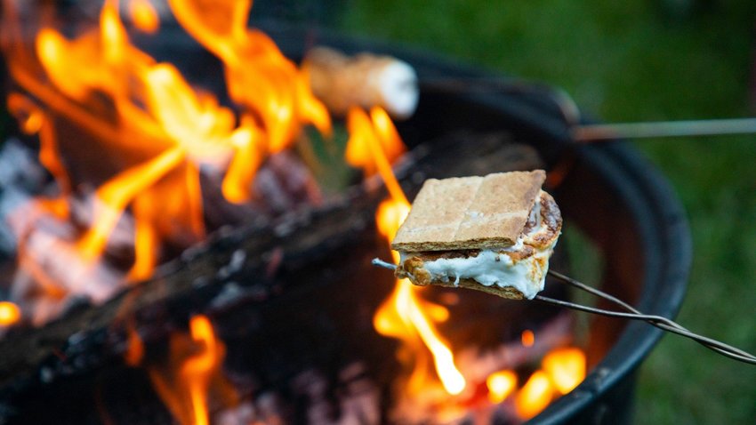 6 Delicious Campfire Meals To Make Outdoors The Discoverer