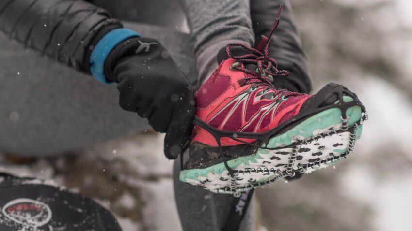 6 Accessories You Need To Stay Active All Winter | The Discoverer