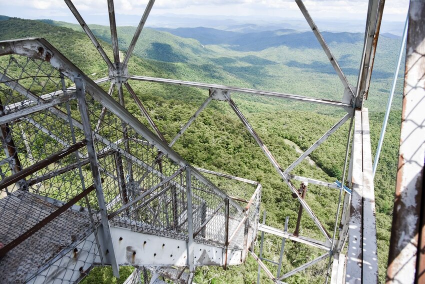 10 Great Hikes Along North Carolina’s Blue Ridge Parkway | The Discoverer