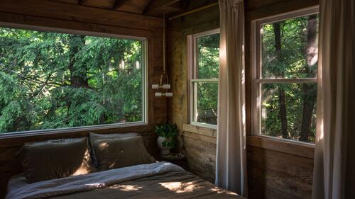 10 Best Airbnbs in the U.S. to Reconnect With Nature
