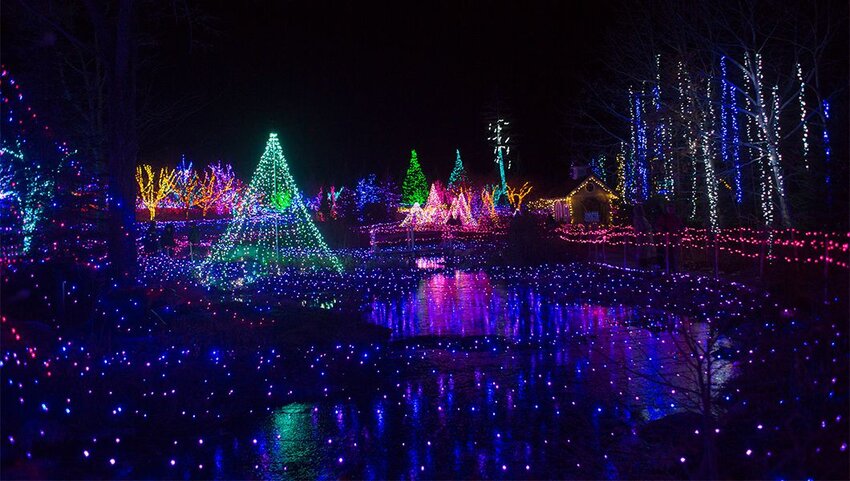 The Most Extravagant Holiday Light Displays In The U.s. 