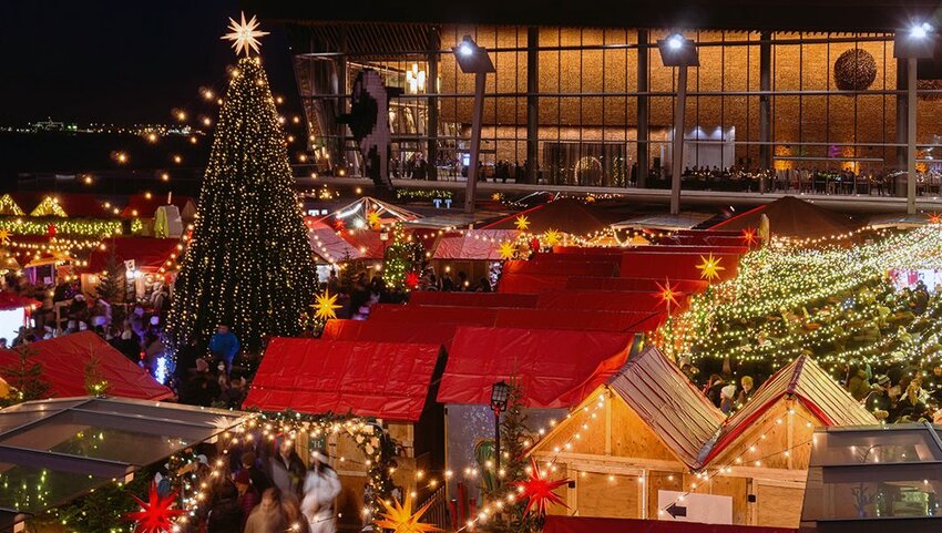Christmas Market at Coal Harbour area in Downtown Vancouver.