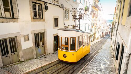 6 Cities with Spectacular Streetcars