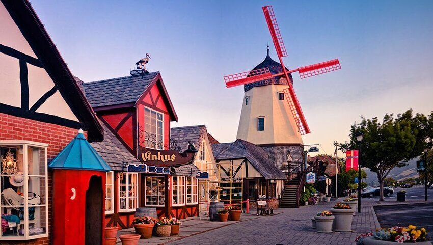 6 Themed Towns to Visit in the U.S.