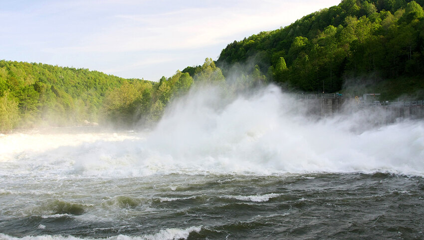 Whitewater rapids at the top of the Gauley River at the base of the Summersville Dam