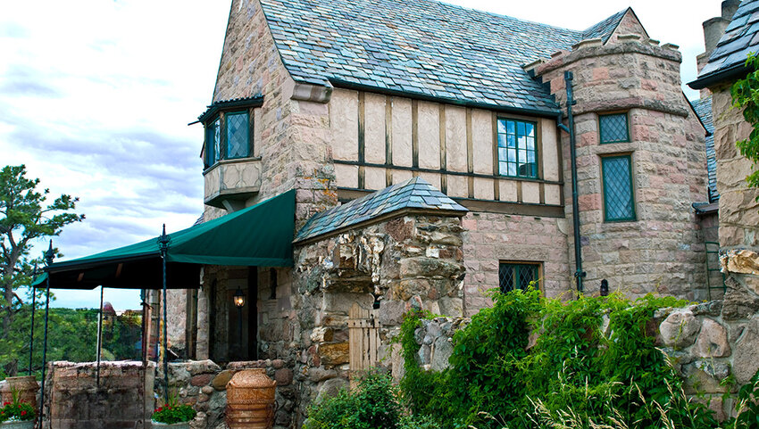 Entrance with awning to Cherokee Ranch and Castle. 