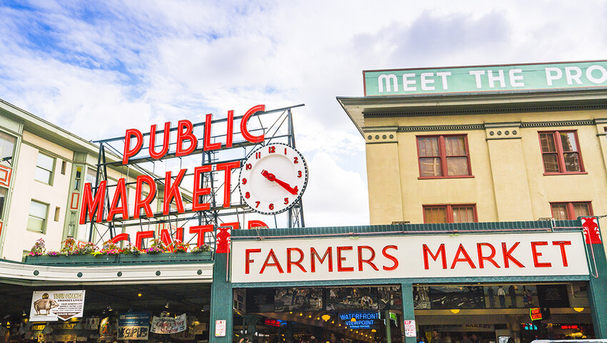 Signs and entrance to Pike Place Market.